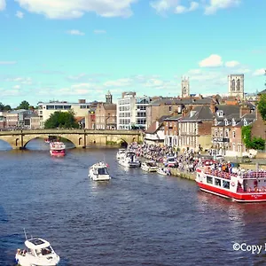 over-the-river-emperors-wharf.yorkshirehotels.net/