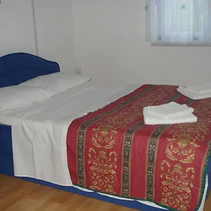 apartmani-i-soba-mia-porec.in-istria.net/